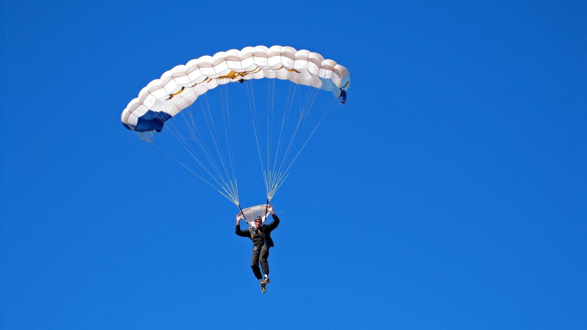 全国青少年卡丁车锦标赛在武汉火热进行，青少年卡丁车大赛