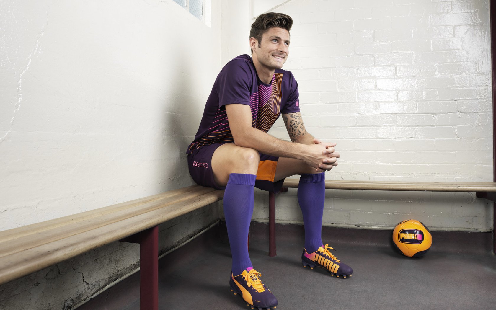 青训基金：支持青少年足球发展的创新模式，青年足球训练